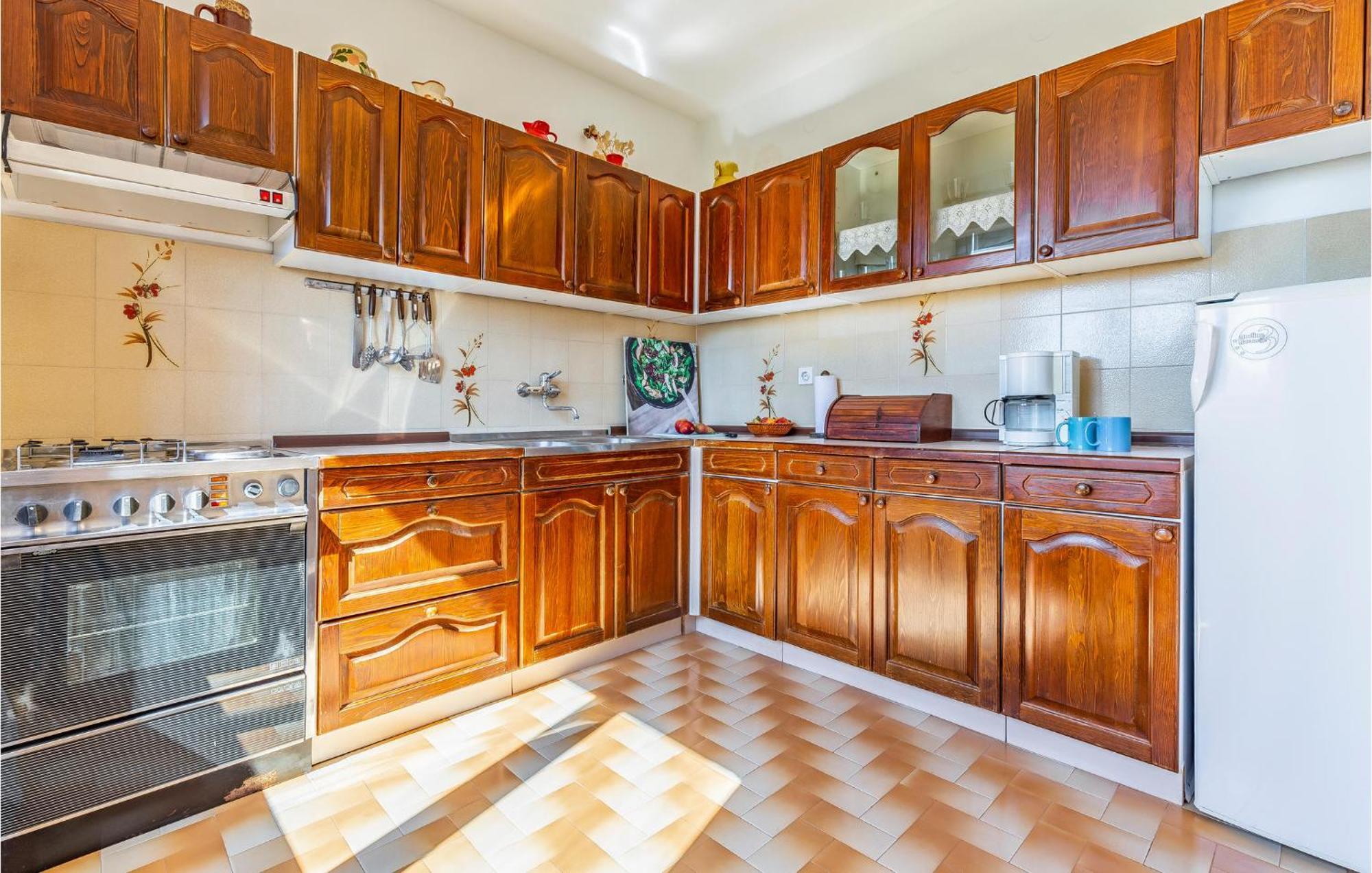 Awesome Apartment In Medulin With Kitchen Екстериор снимка